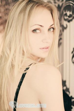 156312 - Elena Age: 32 - Ukraine
