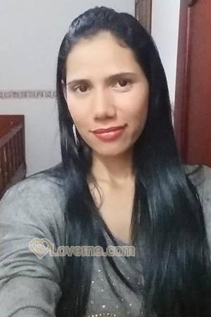 160418 - Karol Age: 40 - Colombia