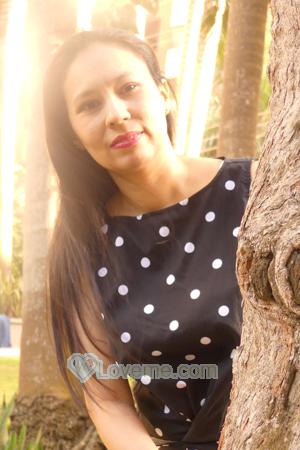184595 - Liseth Age: 41 - Colombia