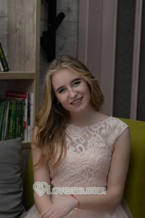 185517 - Anastasia Age: 27 - Ukraine