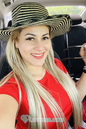 190210 - Adriana Age: 36 - Venezuela
