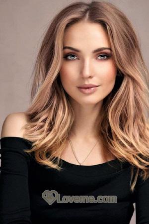 202106 - Eva Age: 23 - Russia