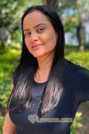 210697 - Karen Age: 37 - Colombia