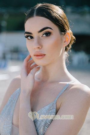 210863 - Polina Age: 20 - Italy