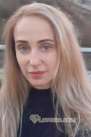 214026 - Julia Age: 41 - Russia